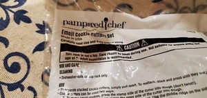 Pampered Chef #1443 Green Emoji Cookie Cutter Set Of 7 - Picture 1 of 3