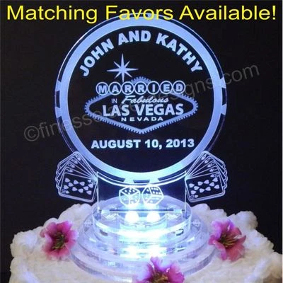 Las Vegas Poker Chip Iluminado Boda Pastel Top Acrílico Grabado Personalizado LED Foto 1 de 4