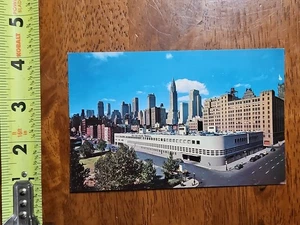 RARE OLD VINTAGE POSTCARD MID MANHATTAN SKYLINE AIRLINES TERMINAL NEW YORK - Picture 1 of 2