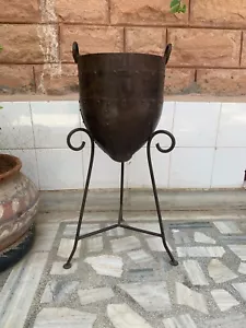 Forma de maceta de hierro antigua de metal rústico con asas - Imagen 1 de 6