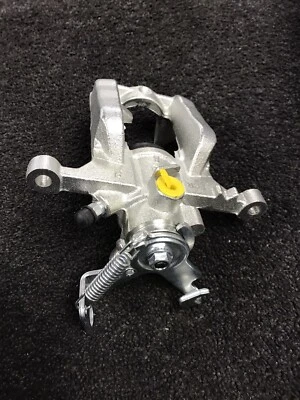 CHEVROLET CRUZE 2009-15 REAR BRAKE CALIPER RH DRIVER SIDE SOLID DISC - Image 1 of 4