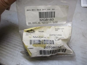 Mack Trucks 20706034 Tubing Adapter Replaces 32GB183 - Foto 1 di 2