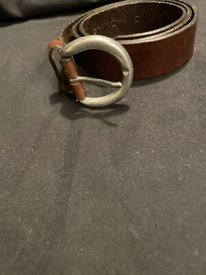 Old Navy Womens Belt Size Small 32 Inch Brown Leather Skinny Solid Brass Casual - Image 1 of 4