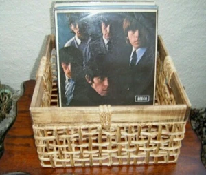 Cesta cuadrada tejida ratán madera boho caja abierta ~ ideal almacenamiento de discos de vinilo - Imagen 1 de 8