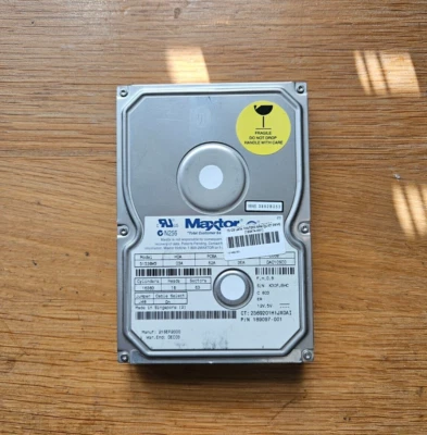 MAXTOR 51536W3 13A 62A 03A DAC10SC0 15GB IDE HARD DRIVE - Image 1 of 4