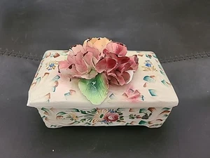 Vtg Italian Capodimonte Style Ceramic Trinket Box with Porcelain Flowers  - Picture 1 of 10
