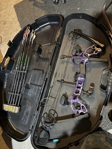 Quest Radical G5 Compound Bow - Picture 1 of 3