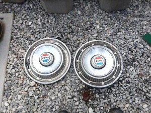 Pair Of Vintage 1970s Jeep Hubcaps Wagoneer  Wheel Covers Hub Caps  - Picture 1 of 6