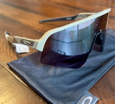 NUEVO Oakley SUTRO LITE SWEEP Prizm Road Lente Negra con Terreno Mate Bronceado Oo9465-24 Foto 1 de 4