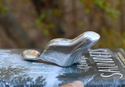 Peso de papel de aluminio fundido Hoselton Beaver no.957 Canadá Foto 1 de 4