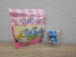 Minifigura Neopets ACARA (abierta) + Código de premio virtual (sin usar) - Imagen 1 de 4