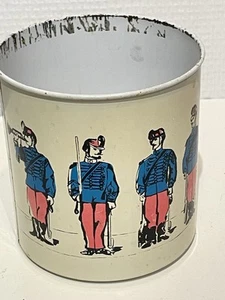 Antique metal pot decor hairy soldiers - Picture 1 of 6