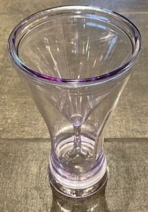 NUEVO - Vaso de vidrio Martini de plástico transparente - ENVÍO GRATUITO - Imagen 1 de 2