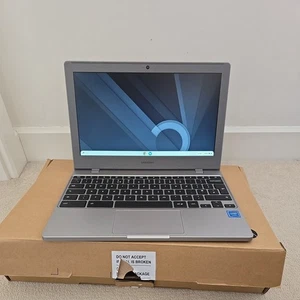 Samsung Chromebook 4 11.6" HD – Intel Celeron N4000 – Platinum Titan - Afbeelding 1 van 4