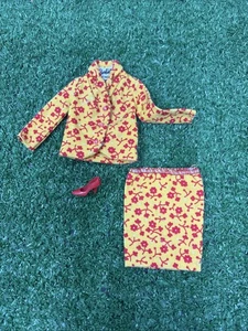 barbie doll 1967 outfit travel togetherd and one red shoe - Picture 1 of 12