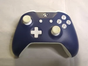 BROKEN - PARTS ONLY - Microsoft Wireless Controller for Xbox One/Series X/S - Picture 1 of 6