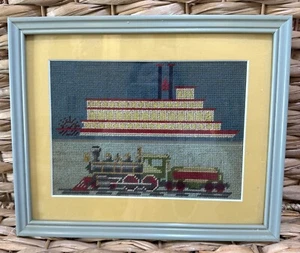 Vintage gerahmte Nadelspitzenzug Lokomotive Motor Flussboot blau Kinderzimmer - Bild 1 von 9