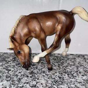 Breyer Rare Vintage Scratching Foal - Picture 1 of 6