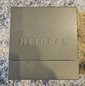 Netgear GS305 switch Ethernet 5 porte Gigabit - Foto 1 di 5
