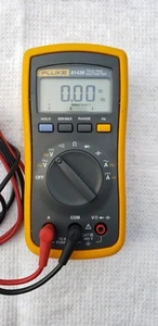 Fluke 81438 True RMS Multimeter w/ Leads - Picture 1 of 5