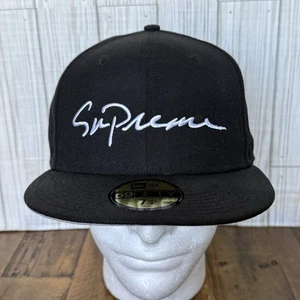 Supreme x New Era Classic Script Fitted Hat/Cap - Black - FW18 - Gr. 7 3/4 - Bild 1 von 3