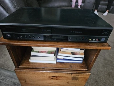 JVC HR-XVC11 DVD VCR Combo Player Recorder – Tested & Working – No Remote - Image 1 of 4