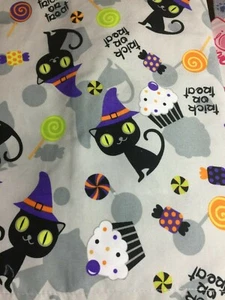 SCRUB TOP SIZES: S, M, L, XL HALLOWEEN CAT NWT TRICK OR TREAT NURSE VET CNA Cats - Picture 1 of 8