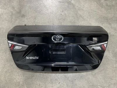 Tapa de maletero genuina OEM 2016-2020 Toyota Yaris IA con alerón y cámara Foto 1 de 4
