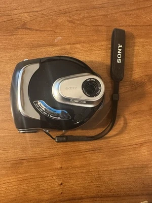 Sony DCR-DVD7 Camcorder PLEASE READ for parts or Repair - Image 1 of 2