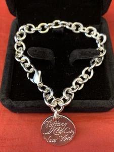 7" Tiffany & Co Silver NY Round Wavy Notes Tag Charm Chain Bracelet - Picture 1 of 5