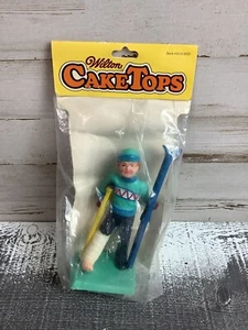 Vintage Wilton Skiing Man on Crutches Statue Figur 5 1/2" Cake Topper 1978 - Bild 1 von 2