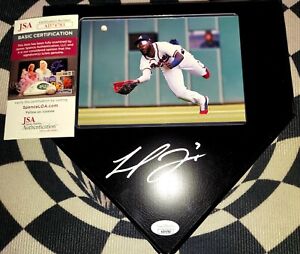 🦄MICHAEL HARRIS II JSA COA Signed Home Plate Plaque with Diving Catch Picture