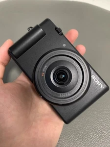 Sony ZV-1F 20.1MP Vlog Kompakt Digitalkamera, ZV-1F Vlogging Kamera getestet - Bild 1 von 7