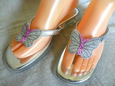 Kenneth Cole Reaction 女孩闪亮蝴蝶拖鞋凉鞋青少年尺寸 3 全新 — 第 1/4 张图片