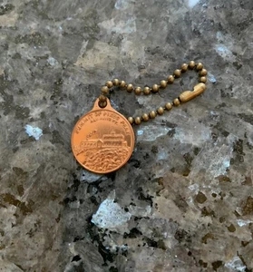 Pikes Peak Colorado Springs Medal 50-60’s Keychain  - Picture 1 of 2