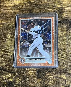 Bryan De La Cruz 2022 Topps Serie 1 #22 Orange Foilboard/299 Rookie RC - Imagen 1 de 2
