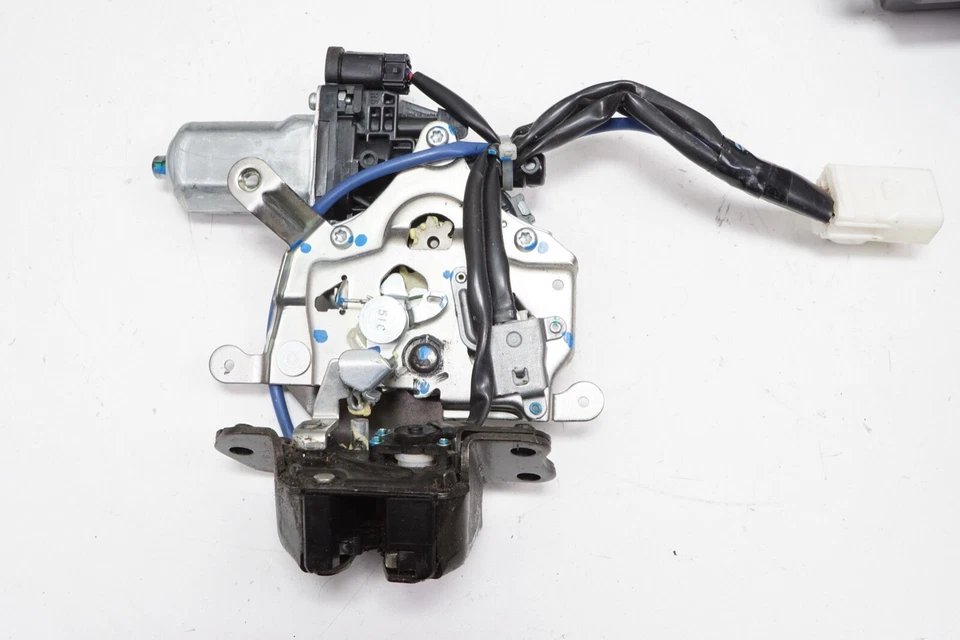 Actuador de cierre de maletero puerta lexus rx400h RX330 puerta levadiza OEM 2004-2009 Foto 1 de 3