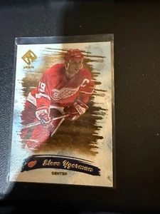 Pacific Private Stock 2000-01 - Lienzo de artista Steve Yzerman #12 - Imagen 1 de 2