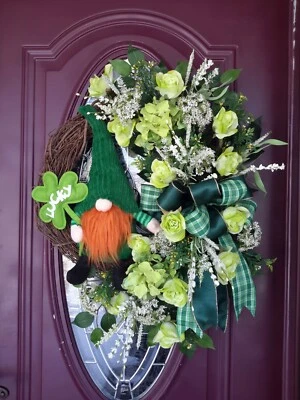 Irish Flower Door Wreath St Patrick's Day Gnome Decoration - Image 1 of 4