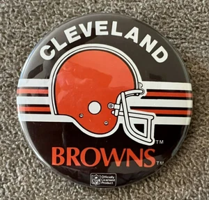VINTAGE 1980's CLEVELAND BROWNS ☆HELMET☆ 3 1/2" NFL PIN PINBACK BUTTON - Picture 1 of 1