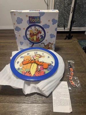 Reloj de pared de péndulo de cuarzo Winnie The Pooh de colección The Disney Store caja abierta Foto 1 de 4