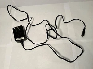Genuine Blackberry PSM04R-050CHW1(M) Power Adapter Cell Phone Charger 5V 0.7A - Picture 1 of 5