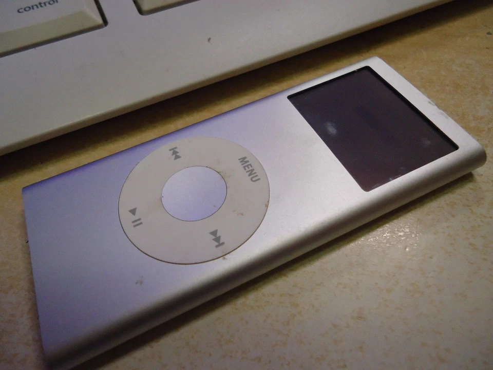 Apple iPod Nano 2nd Generation 2GB bateria mal recambios España - Imagen 1 de 4