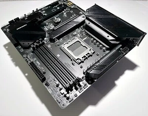 **READ** SINGLE CHANNEL MSI MAG B650 Tomahawk WiFi 6E DDR5 ATX AMD Ryzen AM5 - Bild 1 von 14