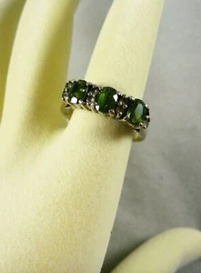 FABULOUS VINTAGE ESTATE STERLING SILVER GREEN SAPPHIRE & SPINEL SET RING  - Picture 1 of 5