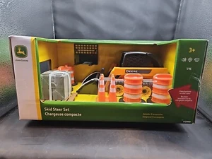 John Deere 1/16 Scale Big Farm Skid Steer Set Featuring lights & sounds New - Picture 1 of 9
