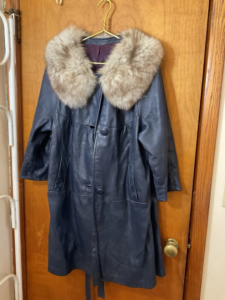 Vintage Navy Blue Leather with Fox Collar Made by Howard’s Leather Coat Size L - Image 1 of 4