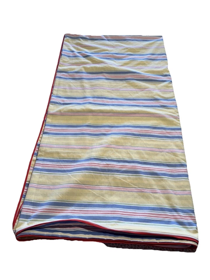 Funda nórdica Wamsutta Queen a rayas pastel casa costera americana limpia Airbnb Foto 1 de 4