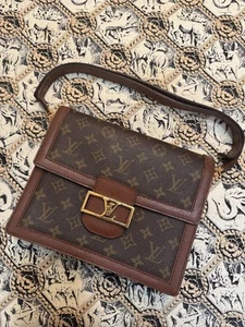 Louis Vuitton Plus, borsa a tracolla in cattive condizioni - Foto 1 di 11