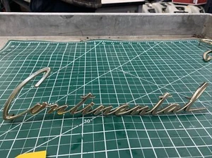 1958-60 Lincoln Continental Gold Emblem Script - Picture 1 of 10